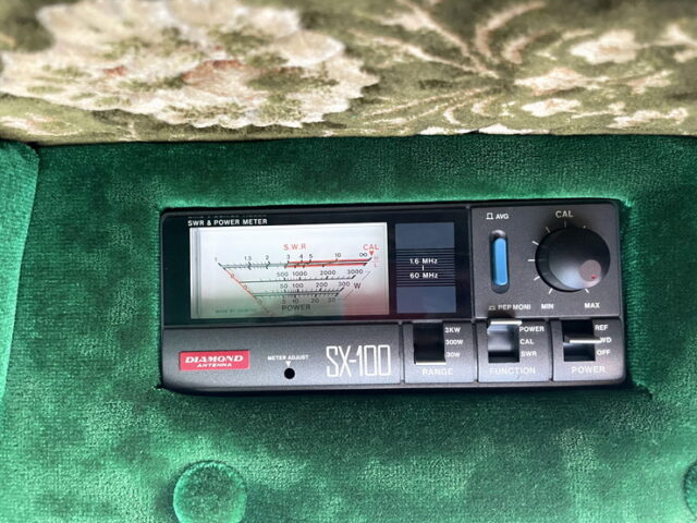 いすゞ：エルフ：造り平ボディ：内装生地張り：5MT：オバＱバンパー：フロントバイザー：架装多数