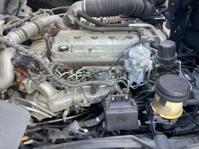 日野：17プロフィア：ハイルーフ：メッキ多数：ステンレス多数：アルミホイール