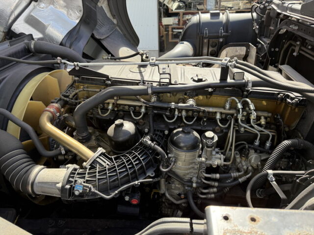 17スーパーグレート：ハイルーフ：トレーラーヘッド：ブタ鼻付：第5輪荷重11.500㎏