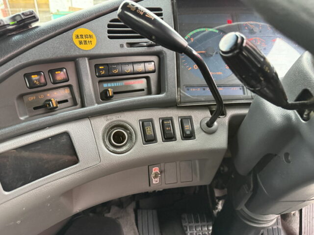 日野：テラヴィ：ハイルーフ：トレーラーヘッド：エアサス：V8ツインターボ