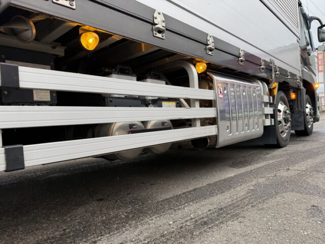 17スーパーグレート：ハイルーフ：メッキ多数：アルミホイール：リア門口ステンレス