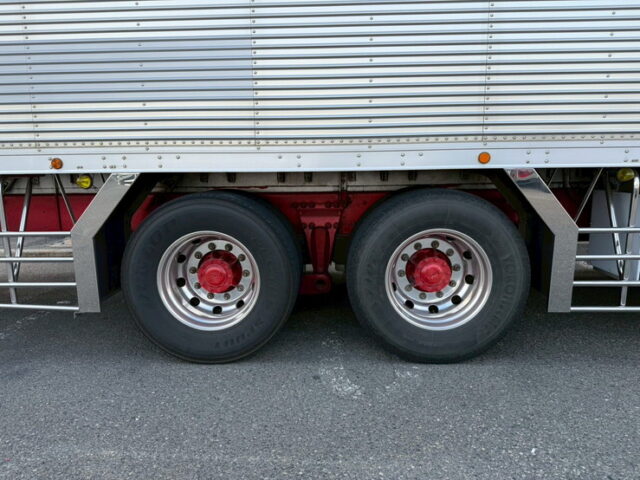 日野：プロフィア：冷凍バン：サブエンジン：アルミシマ床：架装多数：内装生地張り