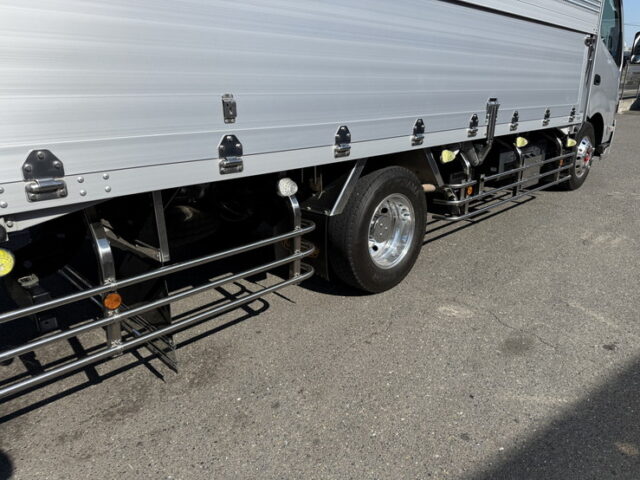 日野：デュトロ：ウィング：ワイドロング：180馬力：ステンレス多数：2.950㎏積