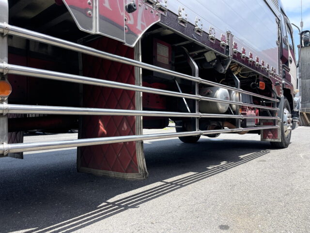 いすゞ　ギガ　ハイルーフ　ウィング　造りボディ　1Mアオリ　ステンレス多数