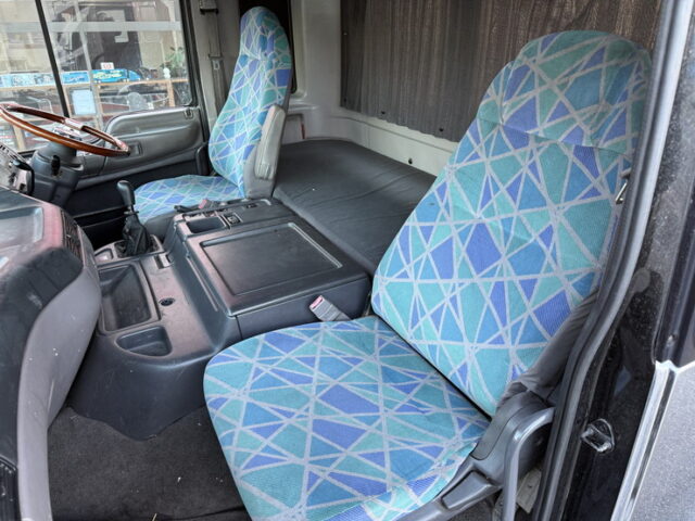 日野：テラヴィ：ハイルーフ：トレーラーヘッド：架装多数：ブタ鼻：後輪エアサス