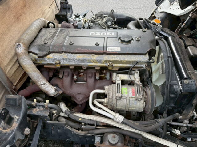 【現状】いすゞ：エルフ：平ボデー：架装多数：マニ割り：5トン未満：2駆/4駆切換付き