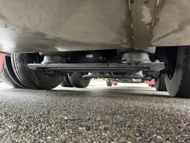 17スーパーグレート：ハイルーフ：ウィング：プレミアムライン：リア門口ステンレス