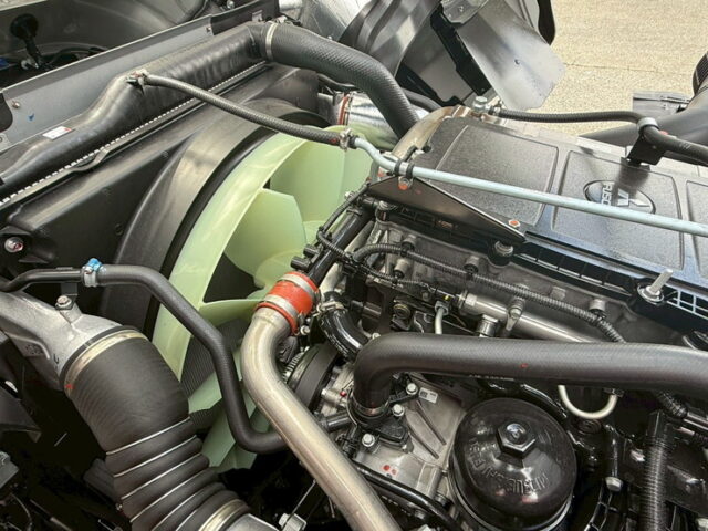 24スーパーグレート:スーパーハイルーフ:ウィング:アルミホイール:リア門口ステンレス