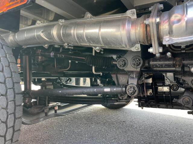 いすゞ　ギガ　ハイルーフ　ウィング　未使用車　アルミホイール　メッキ多数