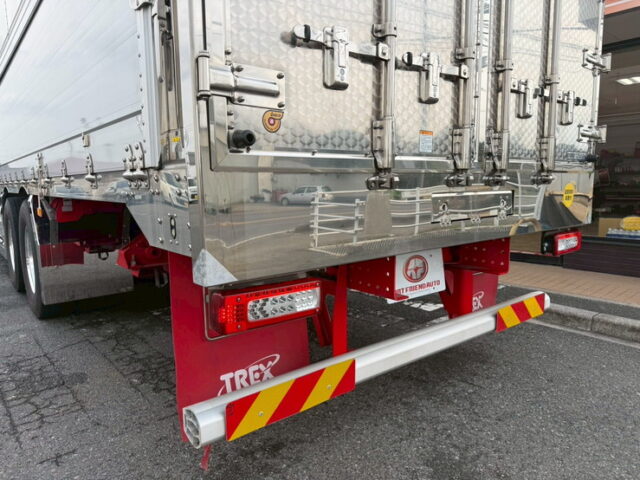 VOLVO：FH：グローブトロッター：ウィング：造りボディ：架装多数：高年式低走行