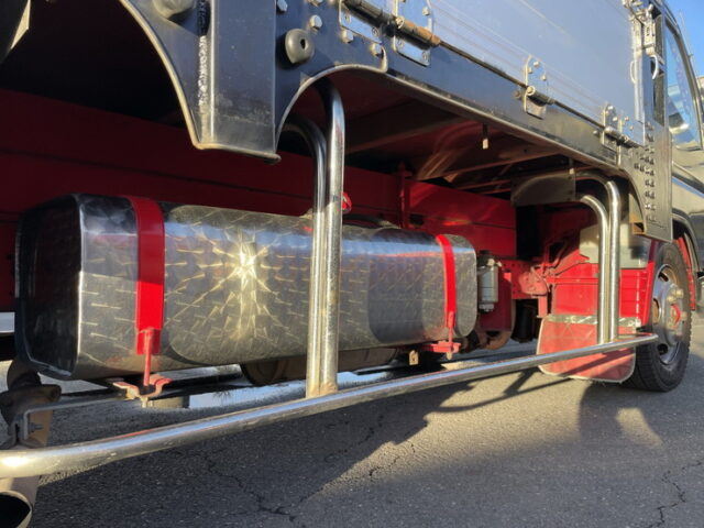 キャンター　平ボデーアルミブロック　標準幅　ロング　6速ＭＴ　生エンジン