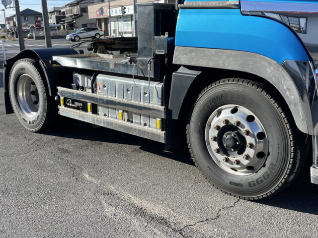 17スーパーグレート　ハイルーフ　トレーラーヘッド　第5輪荷重11.500㎏　アルミホイール