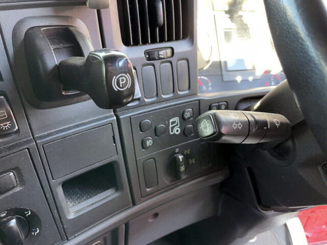 スカニア：R580：トレーラーヘッド：ダブル：V8：煙突マフラー：架装多数