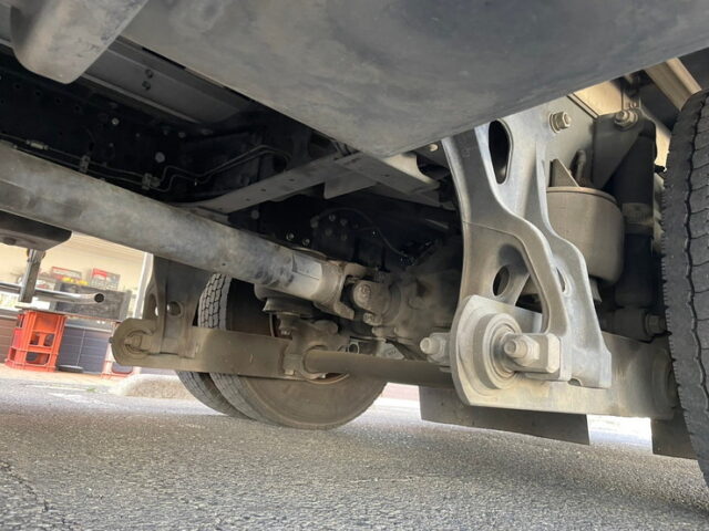 いすゞ:フォワード:ワイド:210馬力:アルミウィング:格納パワーゲート:リアエアサス:アルミホイール