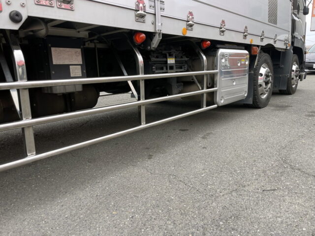 いすゞ　ギガ　ウィング　メッキ多数　ステンレス多数　アルミホイール