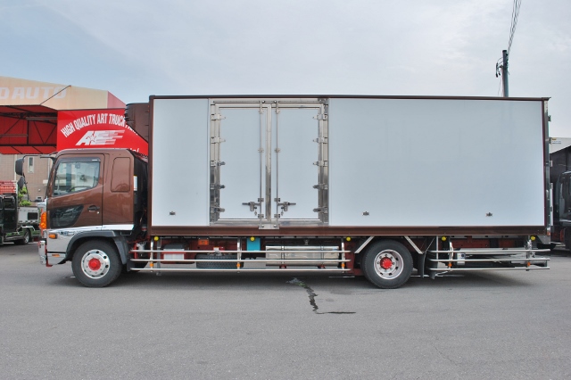 【218】日野レンジャー　ワイド　増トン　冷凍バン　格納ゲート　リヤエアサス