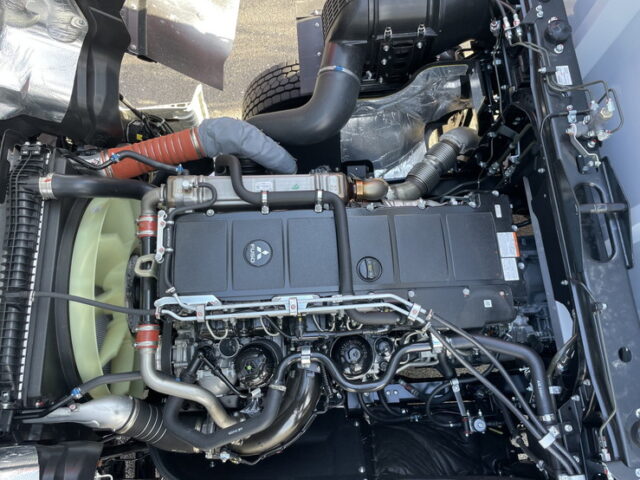 【現行型】スーパーグレート　スーパーハイルーフ　未使用　リア門口ステンレス