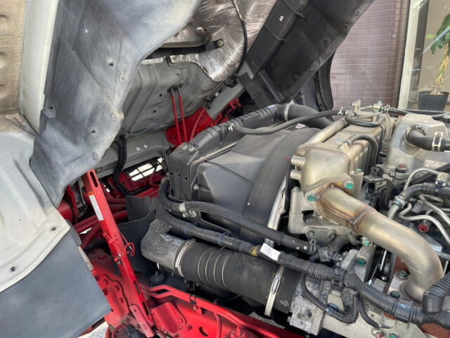 日野　レンジャープロ　冷凍ウィング　ステンレスサイドバンパー　メッキパーツ多数