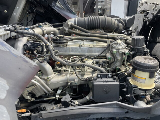 日野　17プロフィア　ハイルーフ　ウィング　リア門口ステンレス　アルミホイール