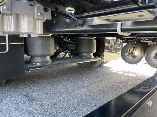 17スーパーグレート　ハイルーフ　冷凍ウィング　未登録未使用　造りボディ　格納ゲート付