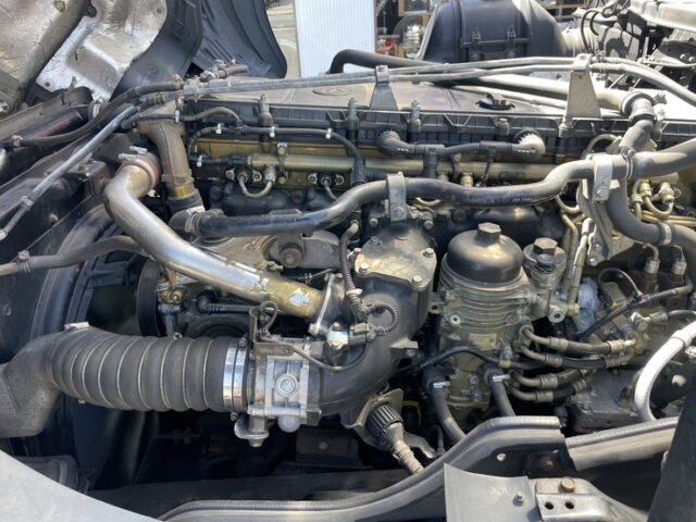 スーパーグレート：ハイルーフ：ウィング：造りボディ：ステンレス多数：420馬力