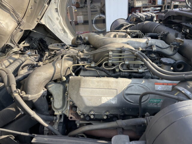 日野：テラヴィ：ハイルーフ：トレーラーヘッド：V8：ツインターボ：エアサス