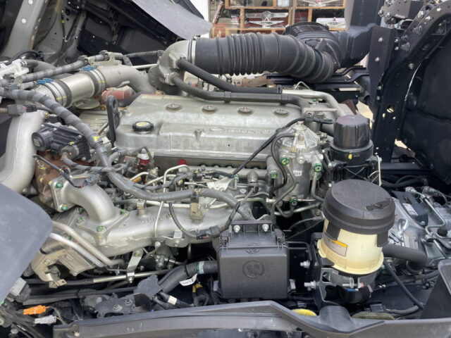 日野：17プロフィア：ハイルーフ：ウィング：メッキ多数：アルミホイール