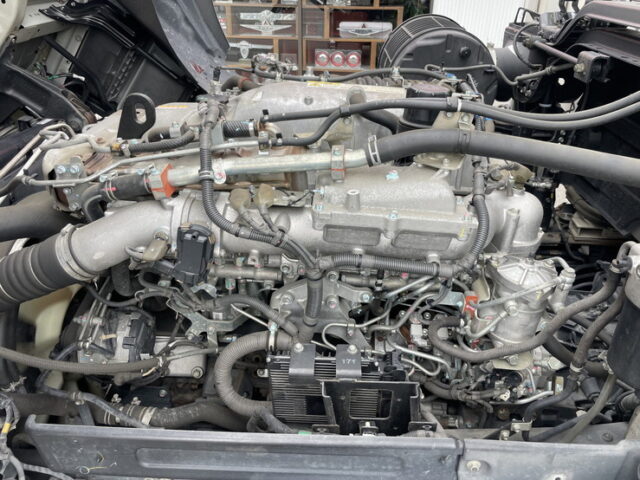 いすゞ：ギガ：ハイルーフ：ウィング：メッキ多数：アルミホイール：スムーサー