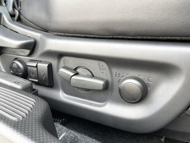 いすゞ：ギガ：ハイルーフ：ウィング：AT：木床：アルミホイール：リアエアサス