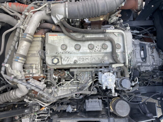 日野：17プロフィア：ハイルーフ：メッキ多数：ステンレス多数：アルミホイール