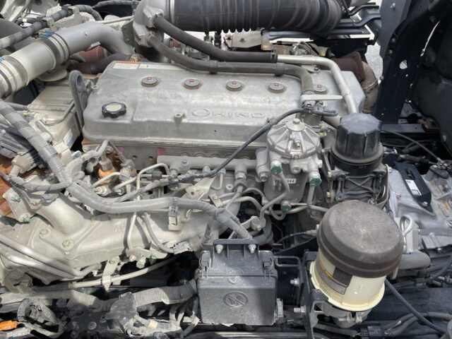 日野：17プロフィア：アルミウィング：ハイルーフ：7MT：リア門口ステンレス：アルミホイール：フロントバイザー ステンレス多数