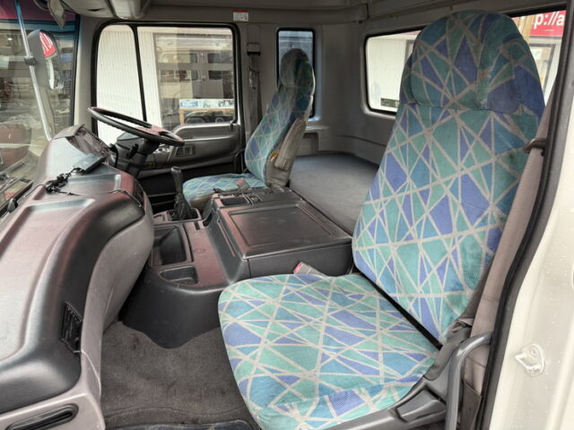 日野：テラヴィ：ハイルーフ：トレーラーヘッド：エアサス：V8ツインターボ