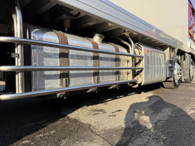 17スーパーグレート：ハイルーフ：冷凍バン：左観音扉2枚：サブエンジン：2エバ