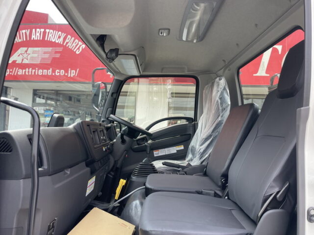 いすゞ：フォワード：登録済未使用：アームロール：3人乗り：ベッドレス：積載3.750㎏