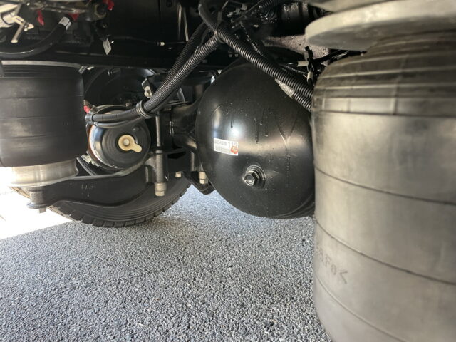 いすゞ　ギガ　ハイルーフ　ウィング　未使用車　アルミホイール　メッキ多数