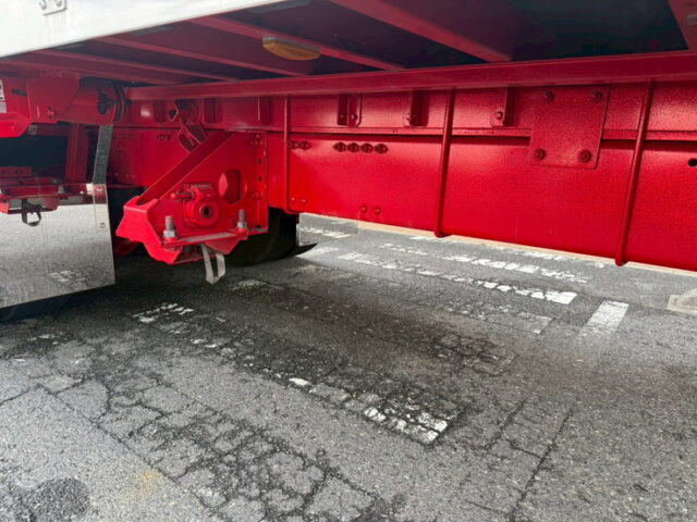 VOLVO：FH：グローブトロッター：ウィング：造りボディ：架装多数：高年式低走行