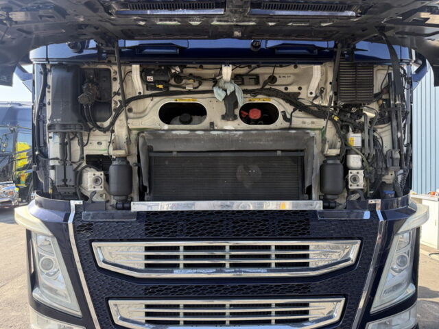 【委託販売】VOLVO:トレーラーヘッド:シングル:アルミホイール:架装多数