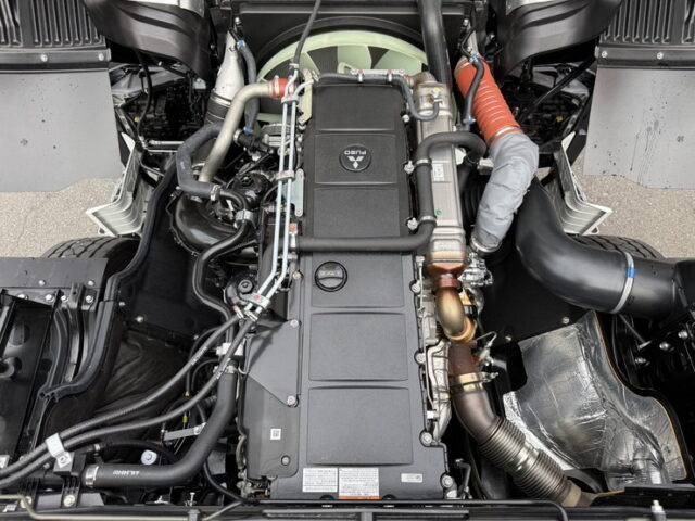 LBエアロ★：スーパーハイルーフ：トレーラーヘッド：未使用：プレミアムライン