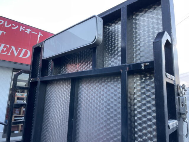 キャンター　平ボデーアルミブロック　標準幅　ロング　6速ＭＴ　生エンジン