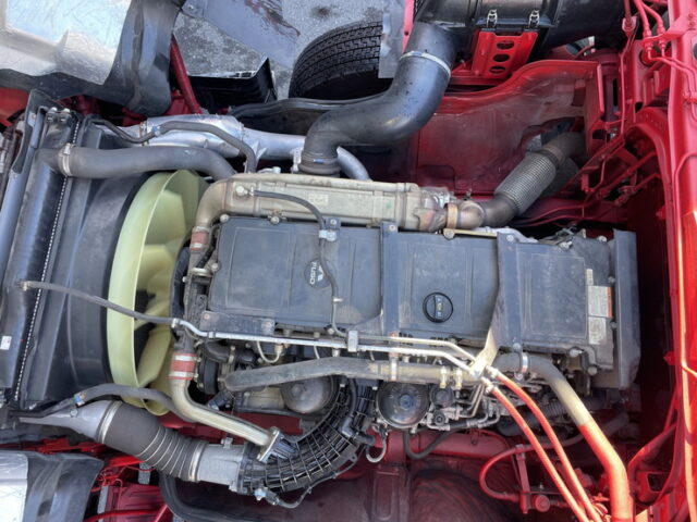 17スーパーグレート　ハイルーフ　トレーラーヘッド　460馬力　第5輪荷重11.500㎏