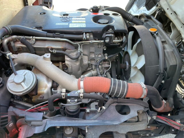 いすゞ　エルフ　平ボディ　5MT　フロントバイザー　プロテク縞板　木床　内装生地張り