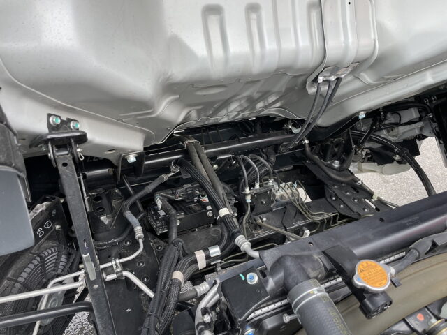 いすゞ　エルフ　アルミバン　低走行　ワイド　跳上ゲート　150馬力