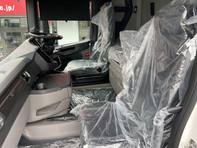 スカニア：R460：現行モデル：登録済未使用車：トレーラーヘッド：総輪エアサス