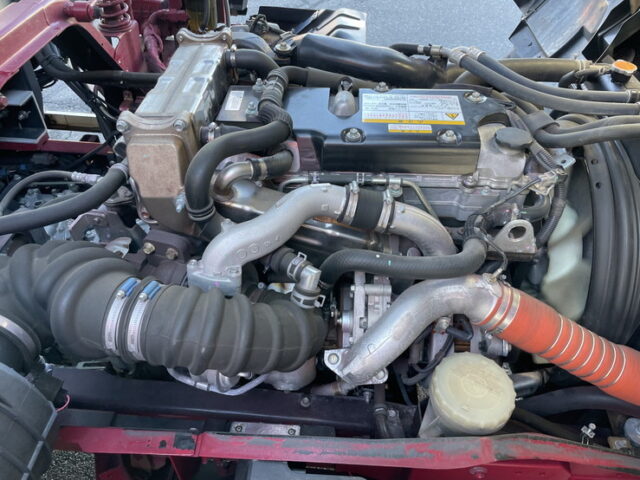 いすゞ：フォワード：増トン：冷凍ウィング：6600ボデー：エアサス：サーモキング製冷凍機