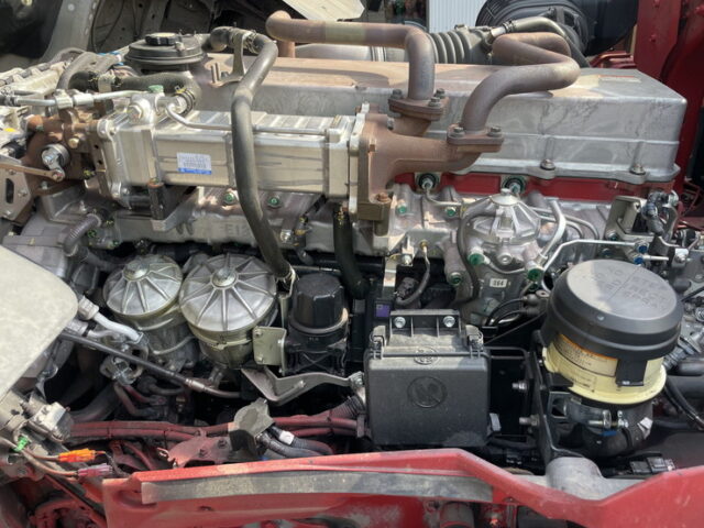 日野:17プロフィア:ハイルーフ:トレーラーヘッド:PTO付:ダンプレバー:メッキ多数