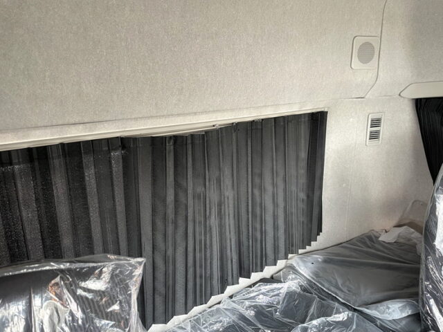 三菱ふそう：スーパーグレート：トレーラーヘッド：ハイルーフ：Ｄ尺：AT：未使用：第５輪11.5ｔ　