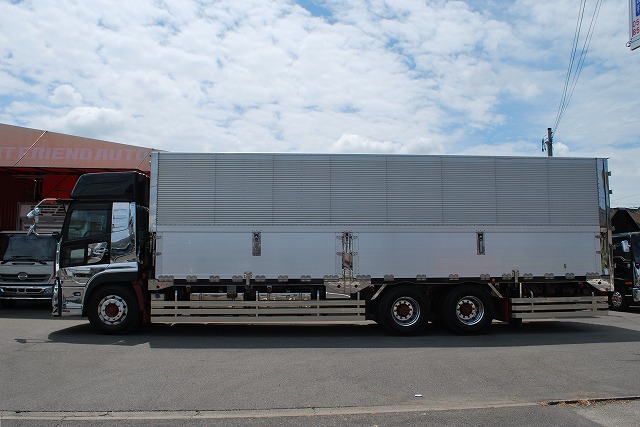 【257】ＵＤトラックスクオン　中低床　アルミウイング　格納ゲート付