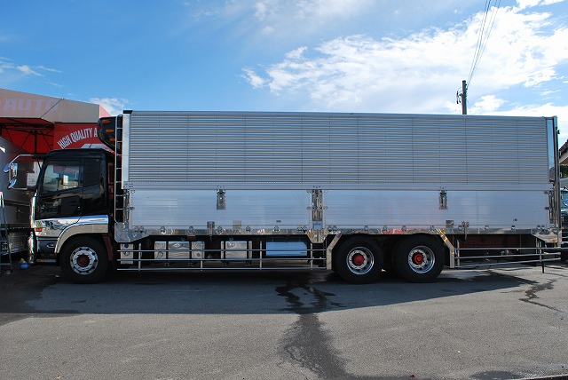 【277】UDトラックスクオン 中低床 冷凍ウイング リヤエアサス