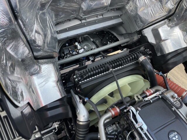 【現行型】スーパーグレート　スーパーハイルーフ　未使用　リア門口ステンレス