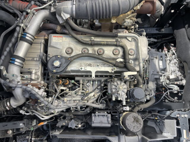 日野　17プロフィア　ハイルーフ　ウィング　リア門口ステンレス　アルミホイール